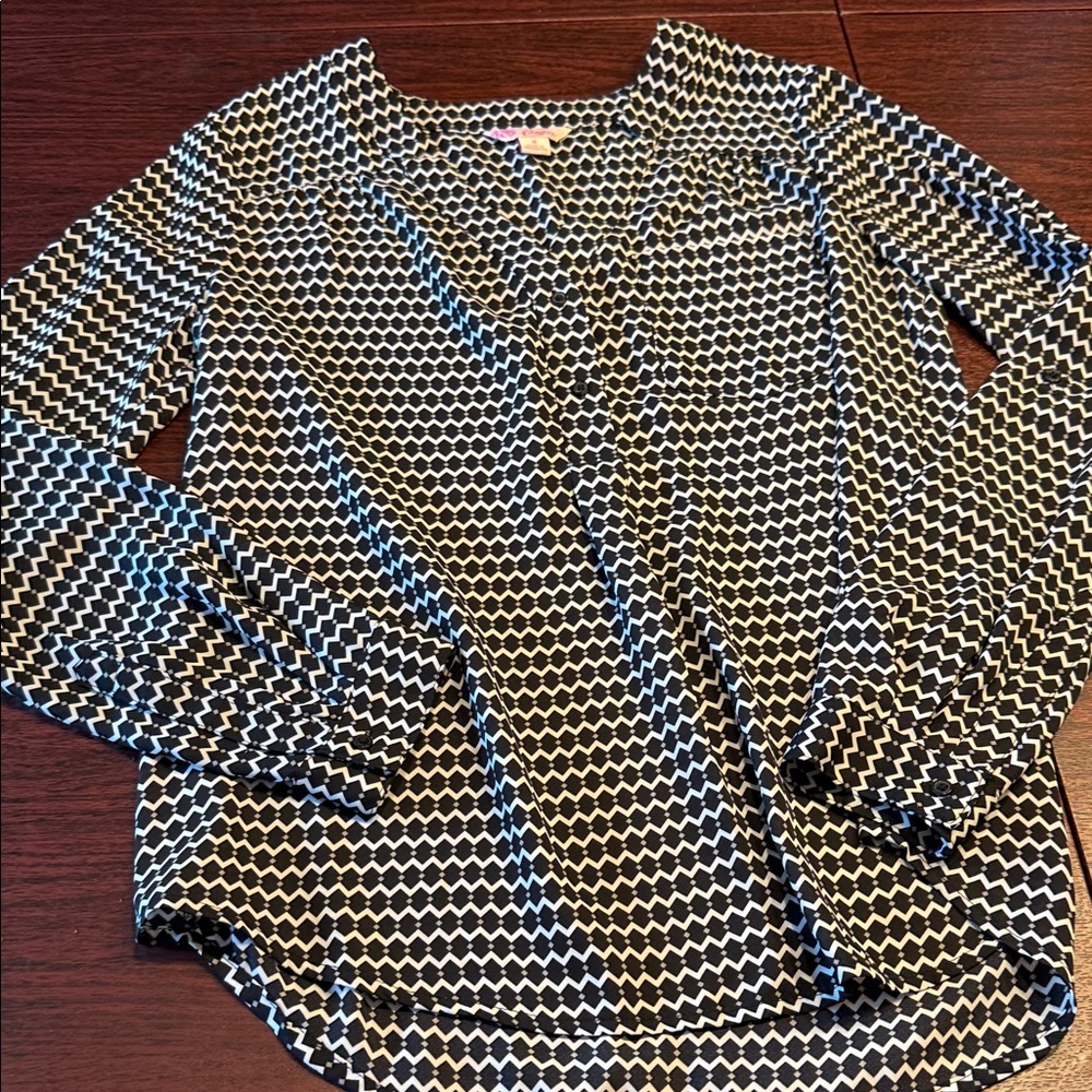 Black and White Patterned Women's Top SMALL